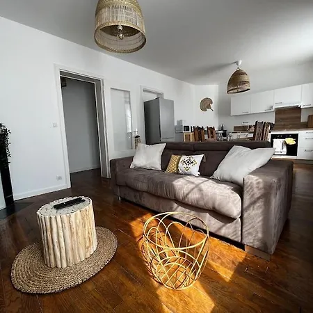 Apartmán Grand F2 Proche Du Centre Ville. *