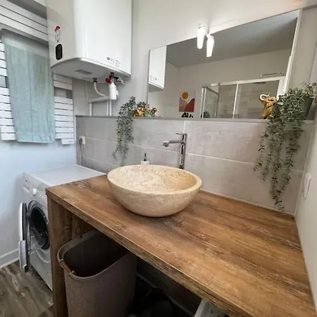 Grand F2 Proche Du Centre Ville. Apartmán